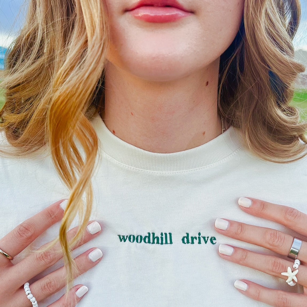 WOODHILL DRIVE - Logo Tee White