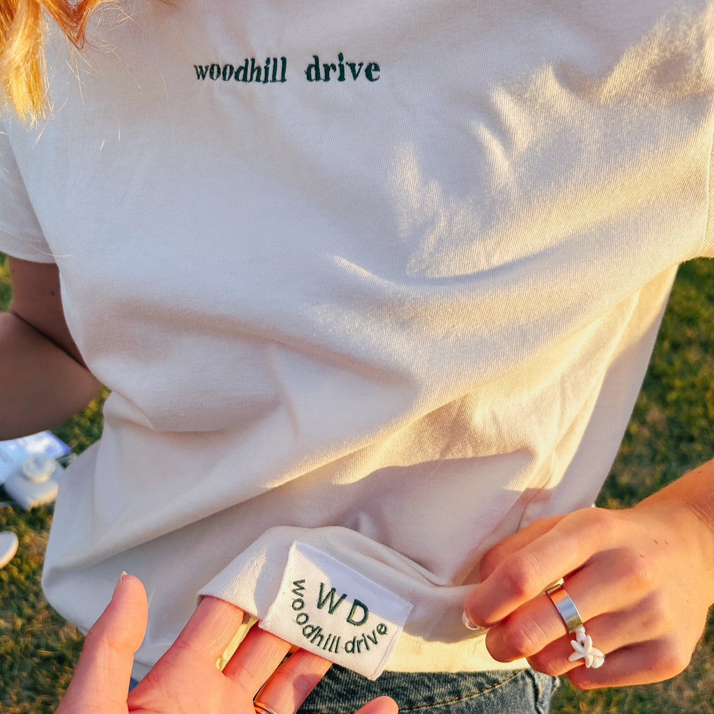 WOODHILL DRIVE - Logo Tee White
