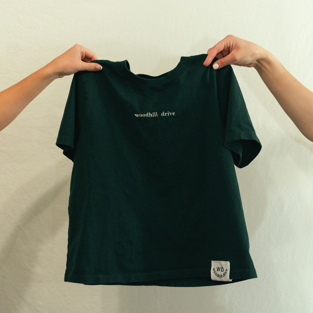 WOODHILL DRIVE - Logo Tee Green