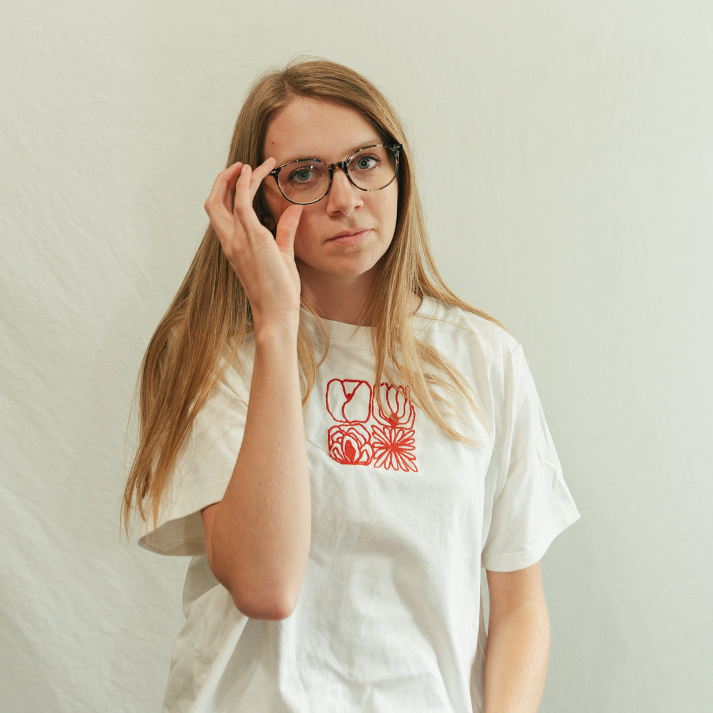 SQUARE FLOWERS - TEE - Woodhill Drive