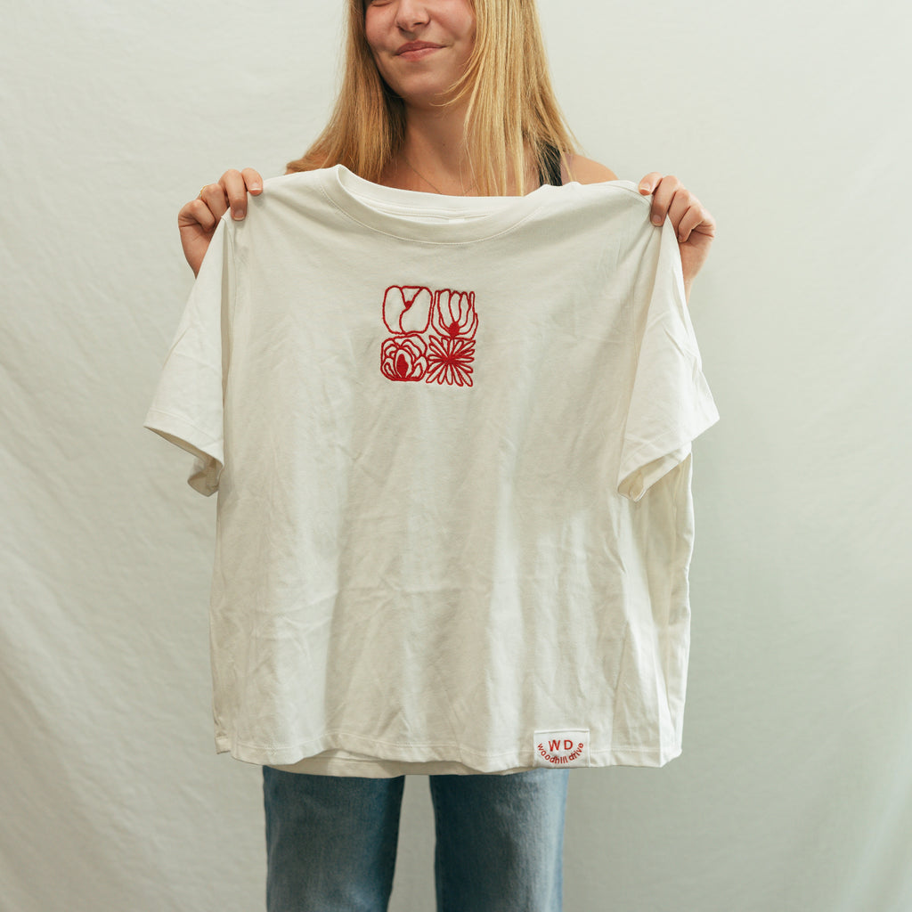 SQUARE FLOWERS - TEE - Woodhill Drive